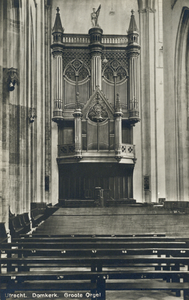 3102 Interieur van de Domkerk te Utrecht: gezicht vanuit het hoogkoor naar het orgel, uit het oosten.